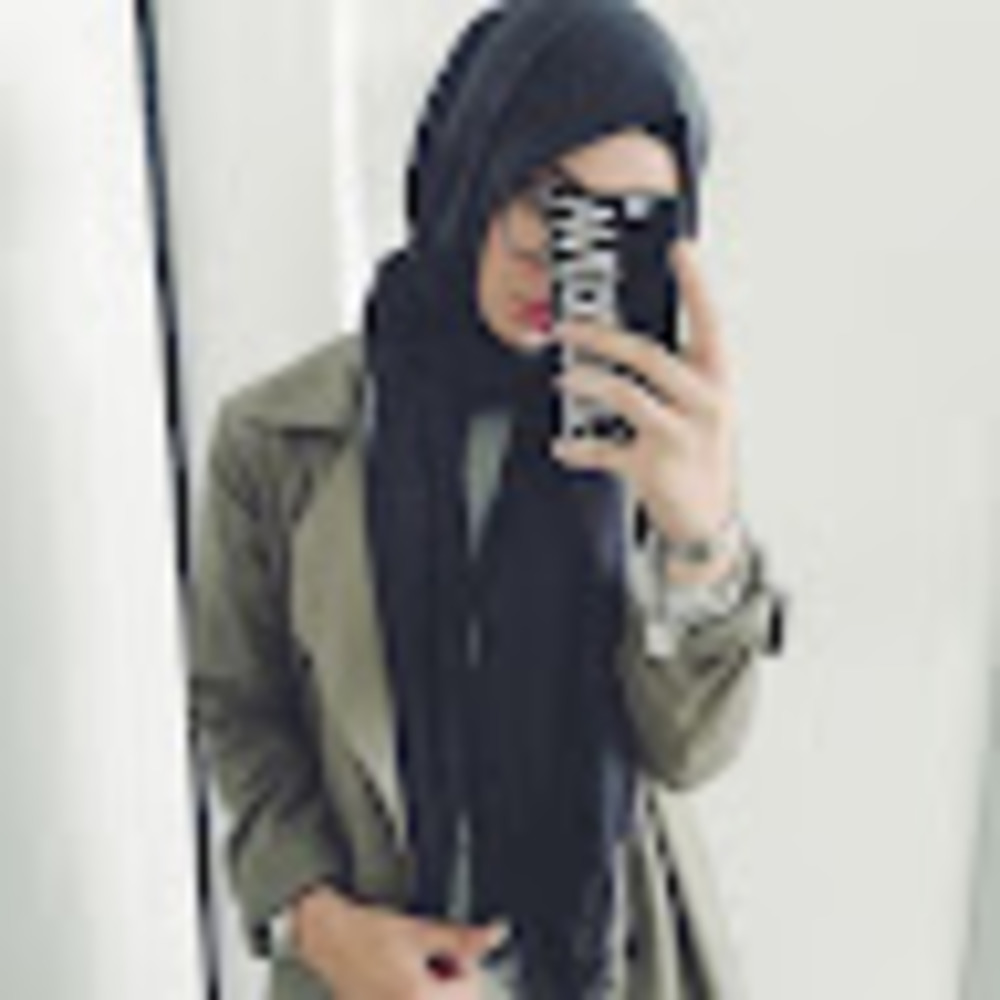 Meet your Posher, Zainab